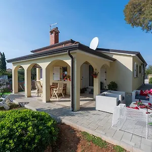 https://holiday-house-luck.in-istria.net