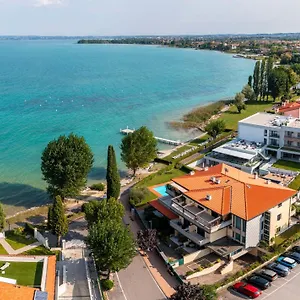 https://lake-apartment-primea.it-lombardy.com